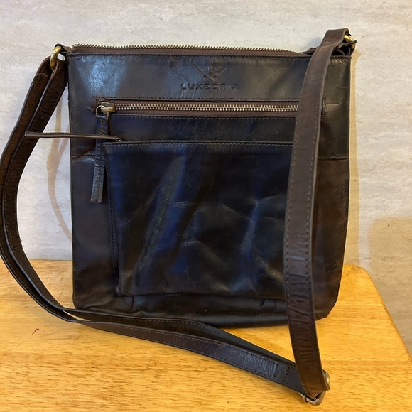 LUXEORIA
Genuine Leather Crossbody Sling Bag Crossbody. - Picture 1 of 10